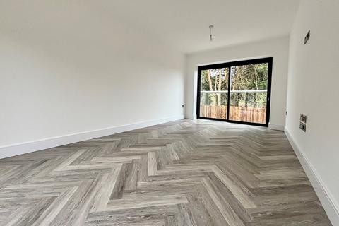 13 Madeira Avenue, Bromley, BR1 4AP