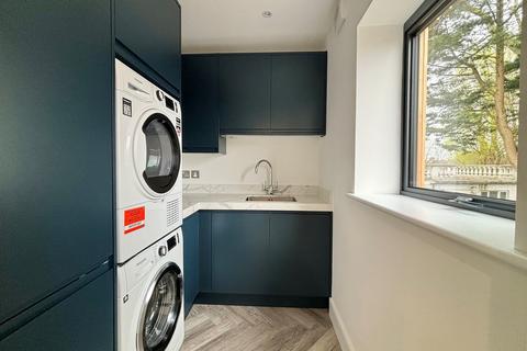 13 Madeira Avenue, Bromley, BR1 4AP