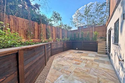 13 Madeira Avenue, Bromley, BR1 4AP