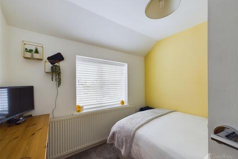 72 Latton Green, Harlow, CM18 7ES