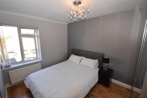 96 Peacocks, Harlow, CM19 5NZ