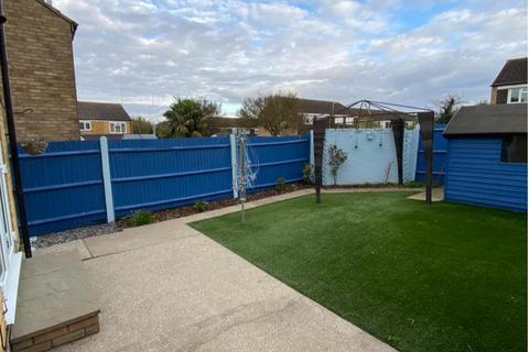 96 Peacocks, Harlow, CM19 5NZ