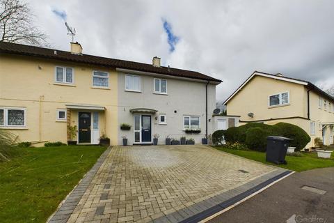99 Chippingfield, Harlow, CM17 0DL