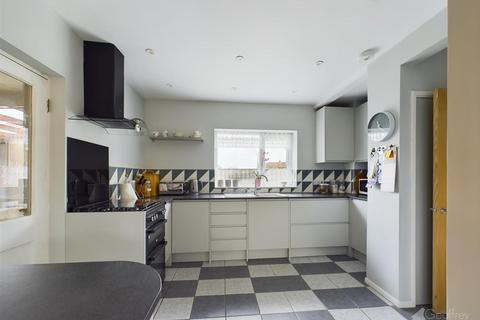 99 Chippingfield, Harlow, CM17 0DL