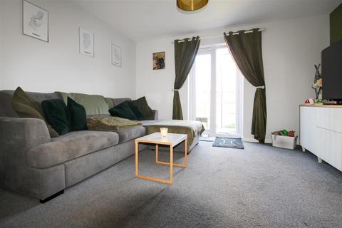 2 bedroom end of terrace house for sale, Chimney Crescent, Irthlingborough NN9