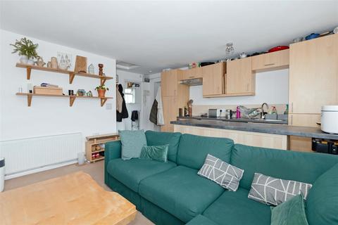 1 bedroom flat for sale, Mendip Crescent, Worthing, BN13 2LT