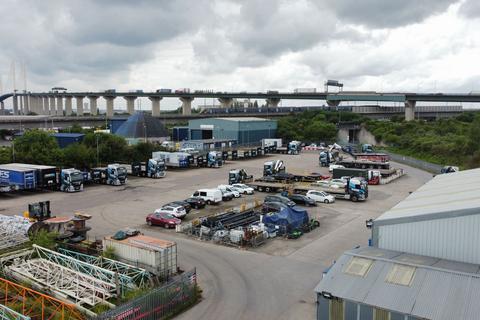 Warehouse to rent, Oliver Close, Grays