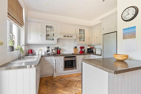 9 Windsor Road, London, E11 3QU