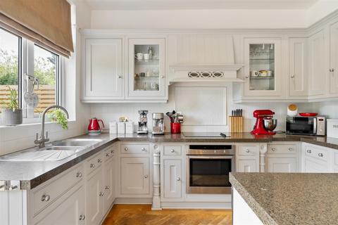 9 Windsor Road, London, E11 3QU