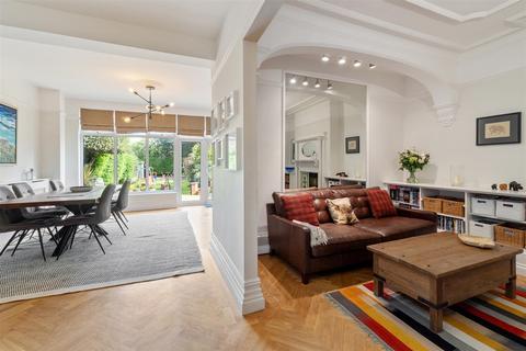 9 Windsor Road, London, E11 3QU