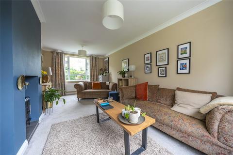 64 Deanswood Drive, Leeds, LS17 5JQ