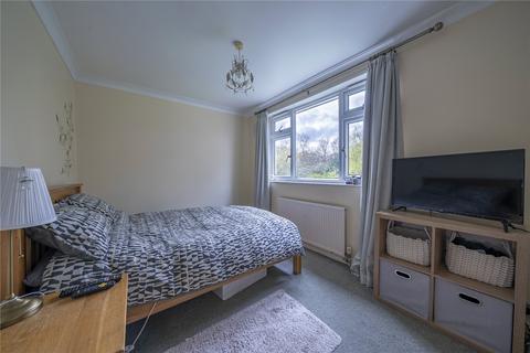 64 Deanswood Drive, Leeds, LS17 5JQ