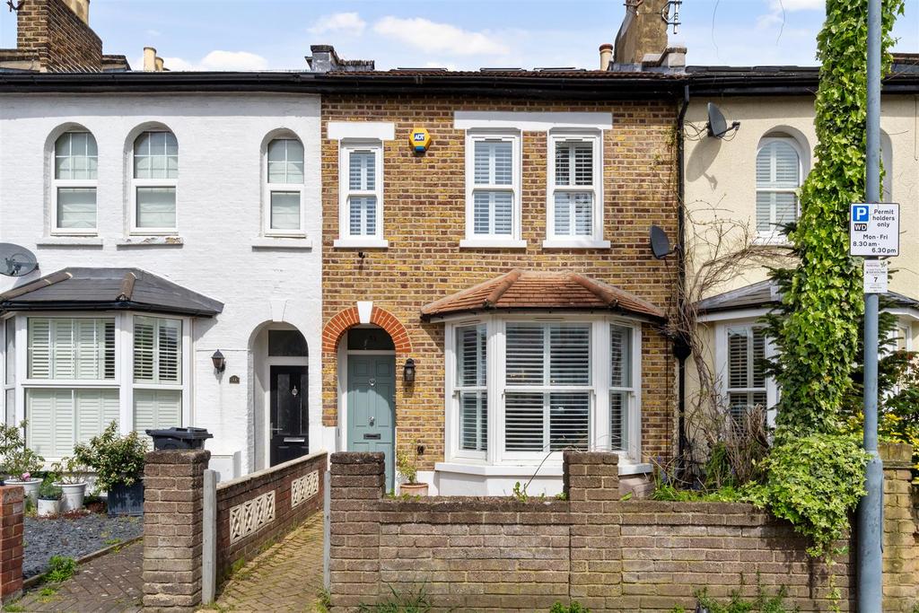 Wellesley Road, Wanstead 4 bed house for sale £1,200,000