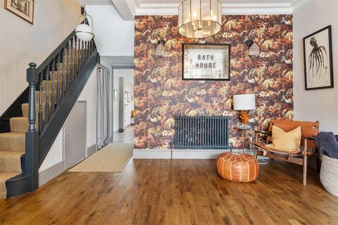 33 Wellesley Road, London, E11 2HG