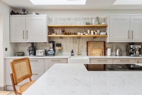 33 Wellesley Road, London, E11 2HG