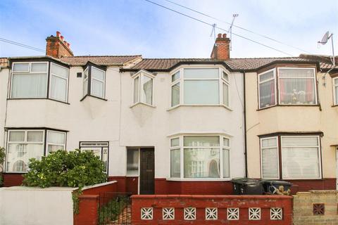 3 bedroom house for sale, The Avenue, London