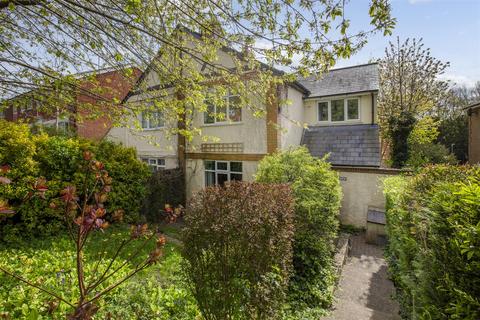 3 bedroom semi-detached house for sale - West Wycombe Road, High Wycombe HP12