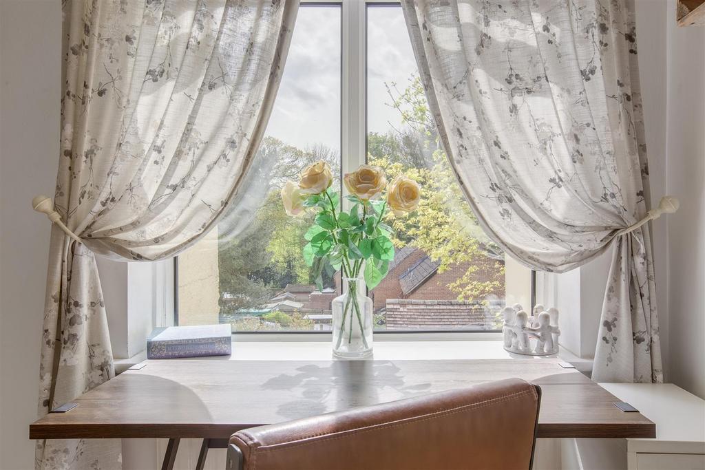 423 West Wycombe Road, HP12 4 AQ-4.jpg