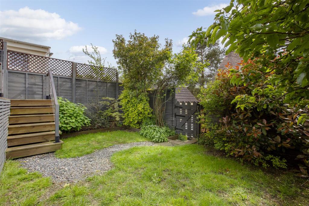 423 West Wycombe Road, High Wycombe, HP12 4 AQ-2.jp