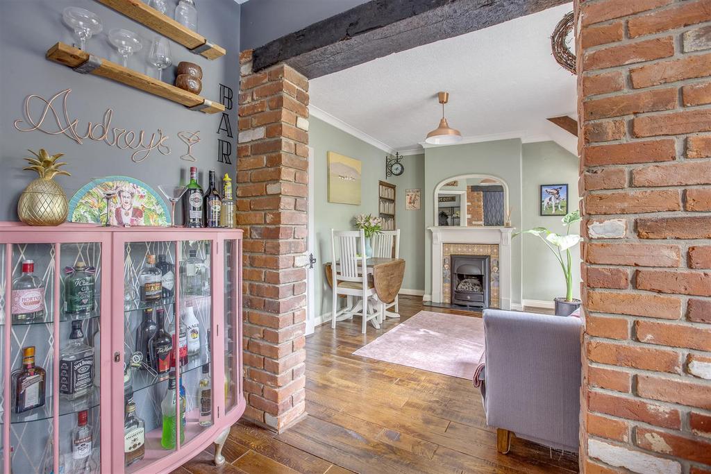 423 West Wycombe Road, High Wycombe, HP12 4 AQ-6.jp