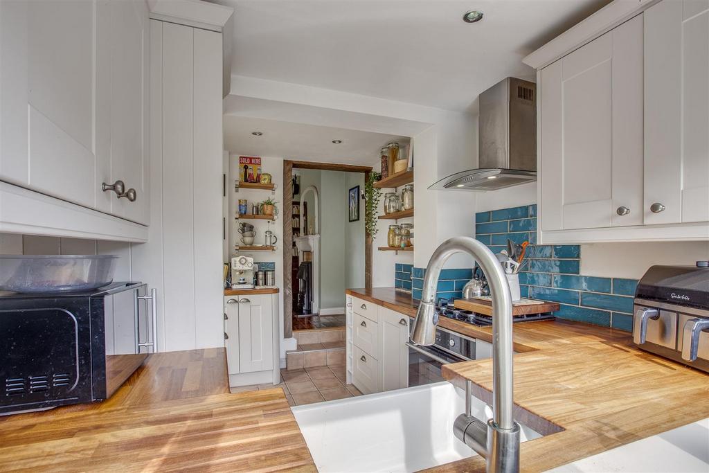 423 West Wycombe Road, High Wycombe, HP12 4 AQ-5.jp