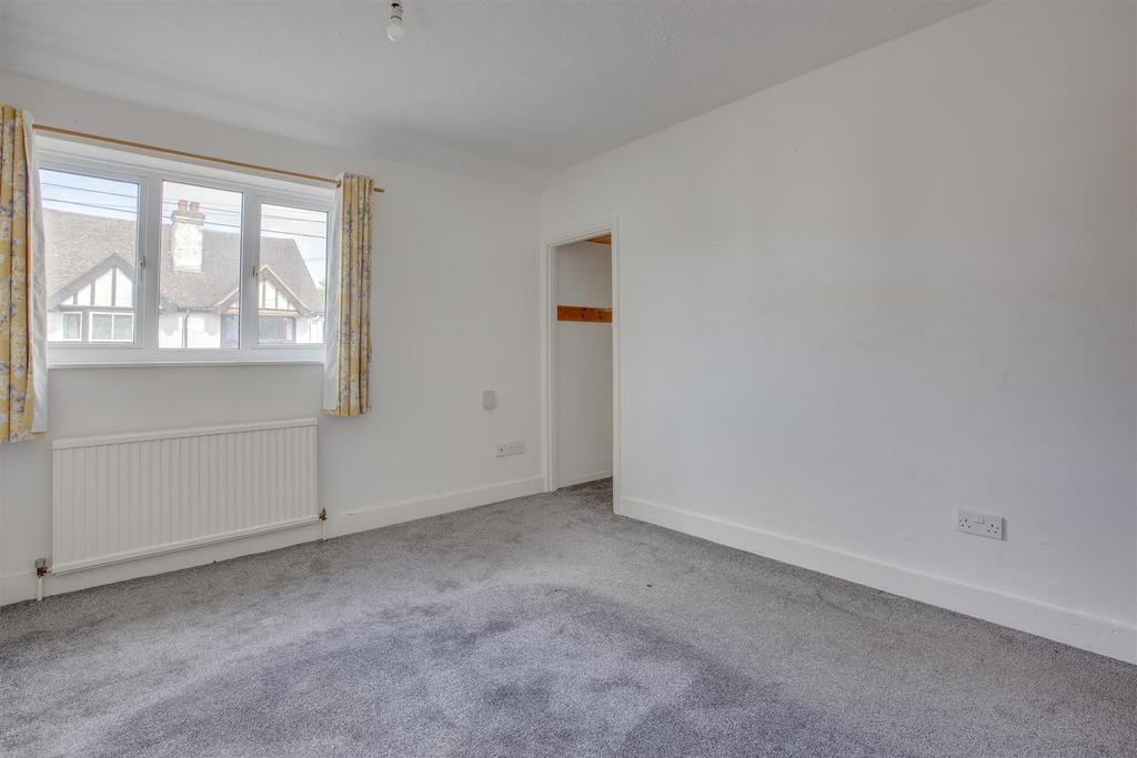 8 Fennels Road, HP11 1 SL-4.jpg