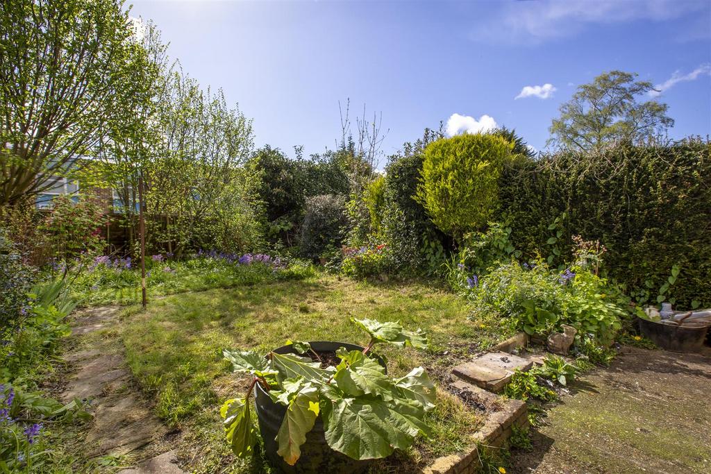 8 Fennels Road, HP11 1 SL-17.jpg