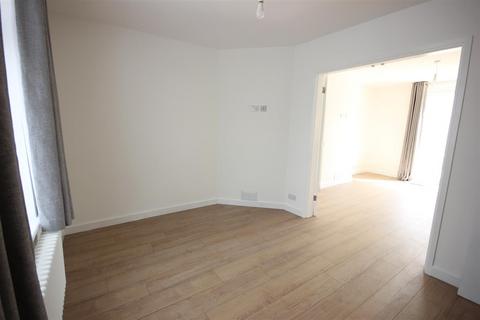 3 bedroom terraced house to rent, Thirlby Road, Burnt Oak