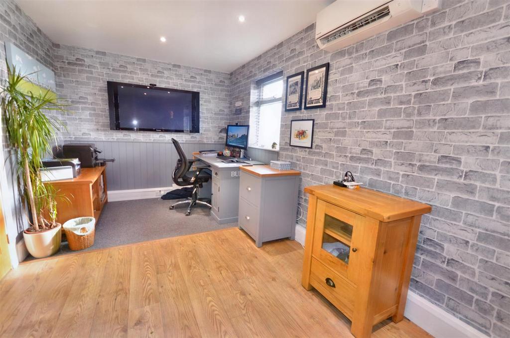 Office / Annexe