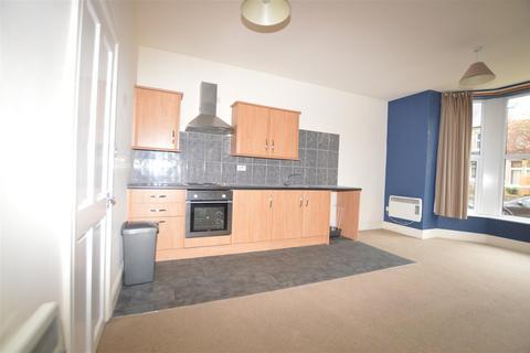 1 bedroom apartment to rent, The Grove, Idle, Bradford