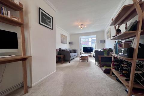 5 Benham Road, Greens Norton, Towcester, NN12 8DB