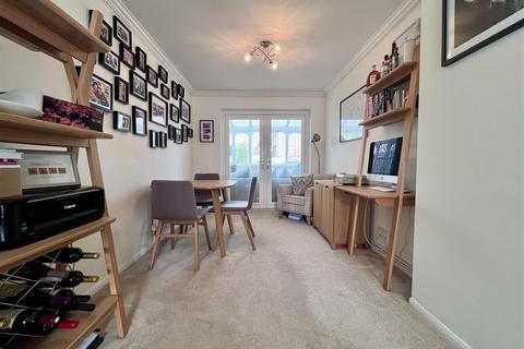 5 Benham Road, Greens Norton, Towcester, NN12 8DB