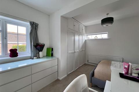 5 Benham Road, Greens Norton, Towcester, NN12 8DB
