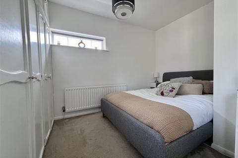 5 Benham Road, Greens Norton, Towcester, NN12 8DB