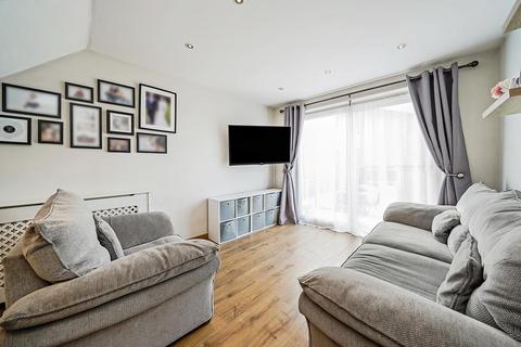 7 Stapleford Close, London, E4 6XR
