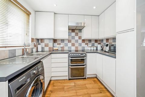 7 Stapleford Close, London, E4 6XR