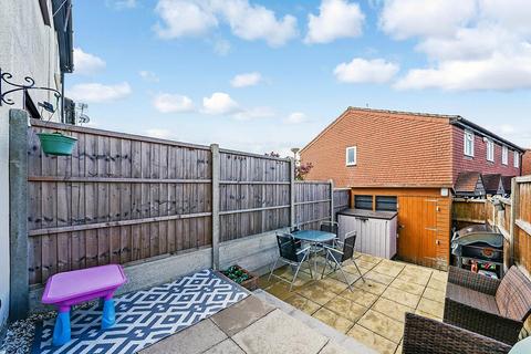 7 Stapleford Close, London, E4 6XR