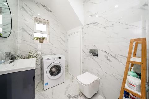 21a Boardman Avenue, London, E4 7QB