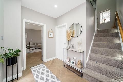 21a Boardman Avenue, London, E4 7QB