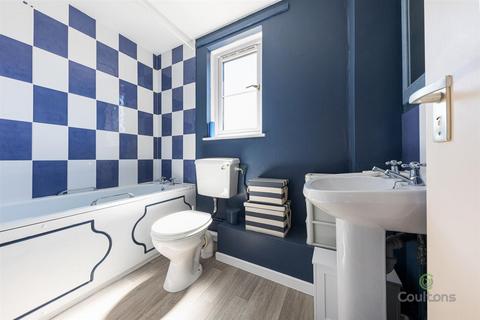 45 Stapleford Close, London, E4 6XR