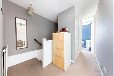 45 Stapleford Close, London, E4 6XR