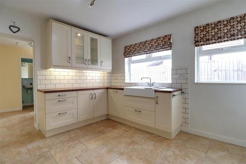 4 bedroom terraced house for sale, Hungerford Road, Crewe
