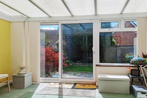 9 Box Tree Avenue, Rustington, Littlehampton, BN16 2RA