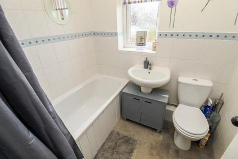 2 bedroom end of terrace house for sale, Falcon Drive, Castleford WF10