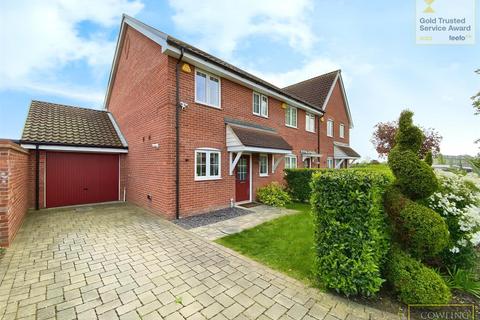 3 bedroom end of terrace house for sale, Bruton Link, Runwell, Wickford