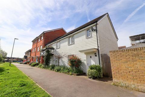 6 Ashley Walk, Church Crookham, Fleet, GU52 8BU
