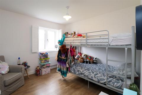 6 Ashley Walk, Church Crookham, Fleet, GU52 8BU