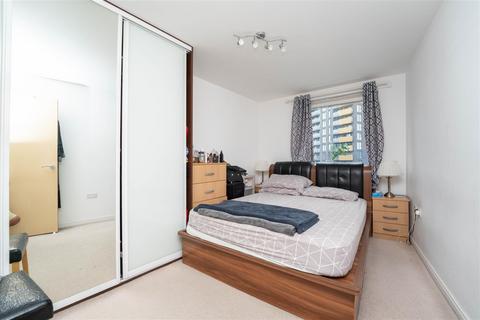 2 bedroom apartment for sale, Prince Regent Road, Hounslow TW3