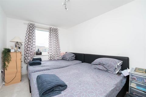 2 bedroom apartment for sale, Prince Regent Road, Hounslow TW3