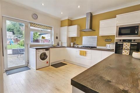 3 bedroom semi-detached house for sale, Arncliffe Road, Leicester
